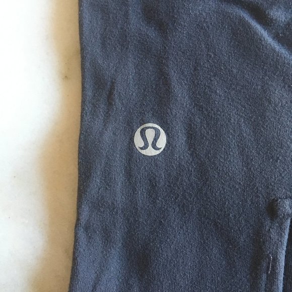 Lululemon Gather & Crow crop, soot / grey & white stripe waistband, yoga crops 8 - Picture 4 of 10